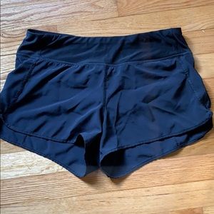Running shorts with lining